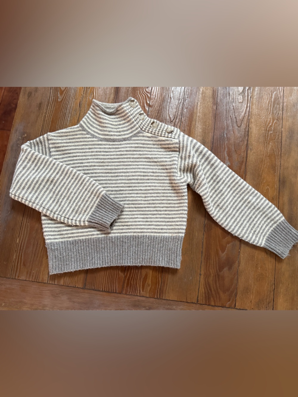 Universal Thread Women’s Striped Crewneck Sweater in Cream and Tan- Small